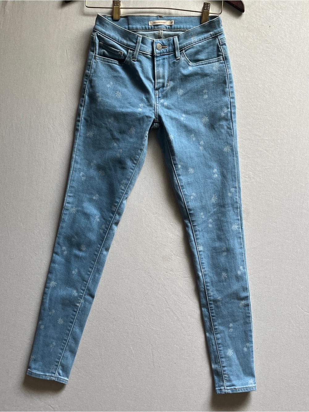Levi's 710 Super Skinny Light Wash Snowflake Print Denim Jeans Sz 27